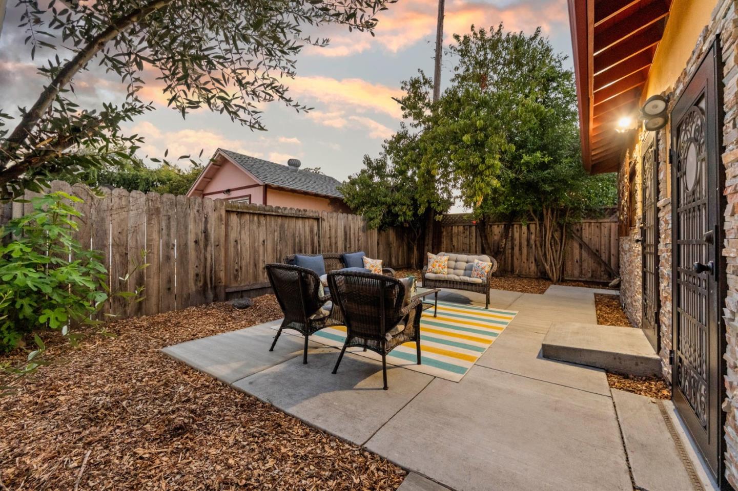 Detail Gallery Image 7 of 61 For 2536 Amethyst Dr, Santa Clara,  CA 95051 - 4 Beds | 3 Baths