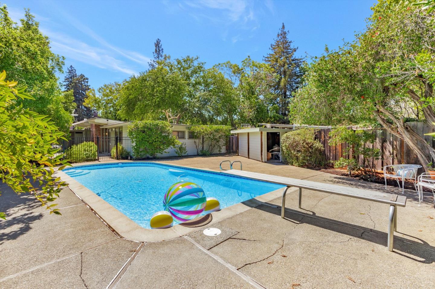 Detail Gallery Image 29 of 35 For 819 La Jennifer Way, Palo Alto,  CA 94306 - 4 Beds | 3 Baths