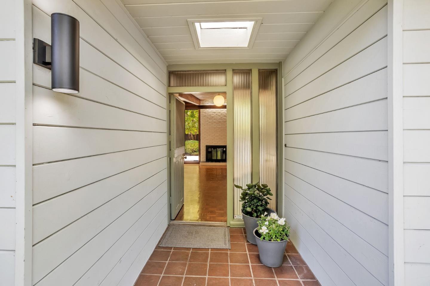 Detail Gallery Image 3 of 35 For 819 La Jennifer Way, Palo Alto,  CA 94306 - 4 Beds | 3 Baths