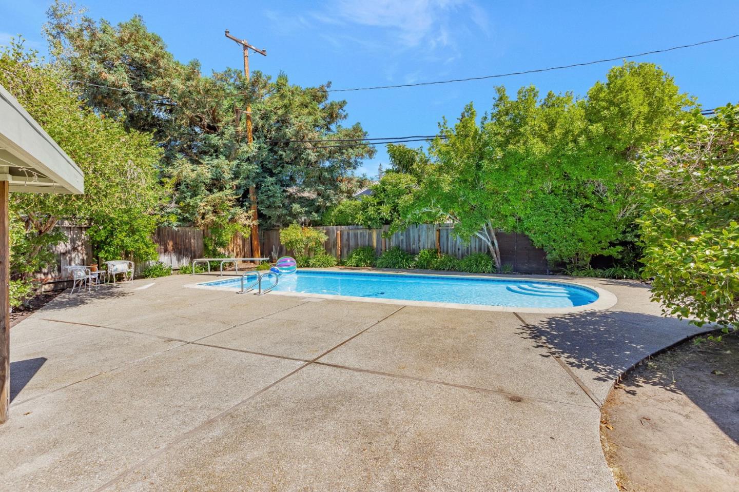 Detail Gallery Image 30 of 35 For 819 La Jennifer Way, Palo Alto,  CA 94306 - 4 Beds | 3 Baths
