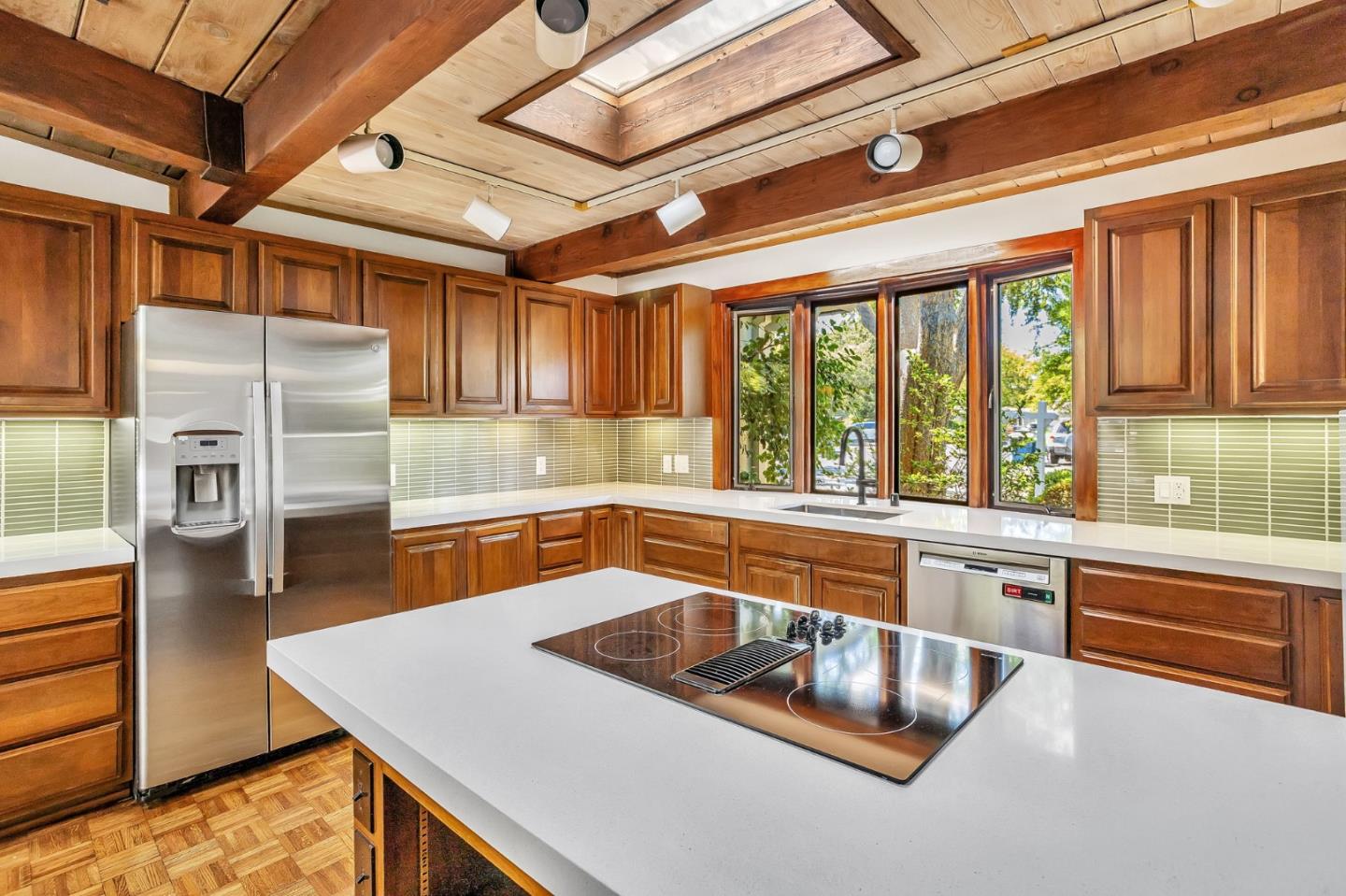 Detail Gallery Image 9 of 35 For 819 La Jennifer Way, Palo Alto,  CA 94306 - 4 Beds | 3 Baths