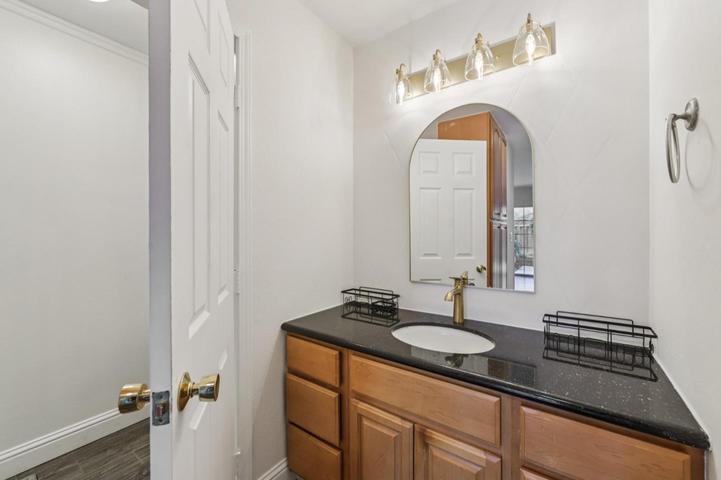 Detail Gallery Image 20 of 49 For 1040 N Capitol Ave, San Jose,  CA 95133 - 4 Beds | 3 Baths