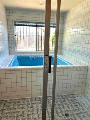 Detail Gallery Image 11 of 14 For 18395 Van Buren Ave, Salinas,  CA 93906 - 3 Beds | 2 Baths