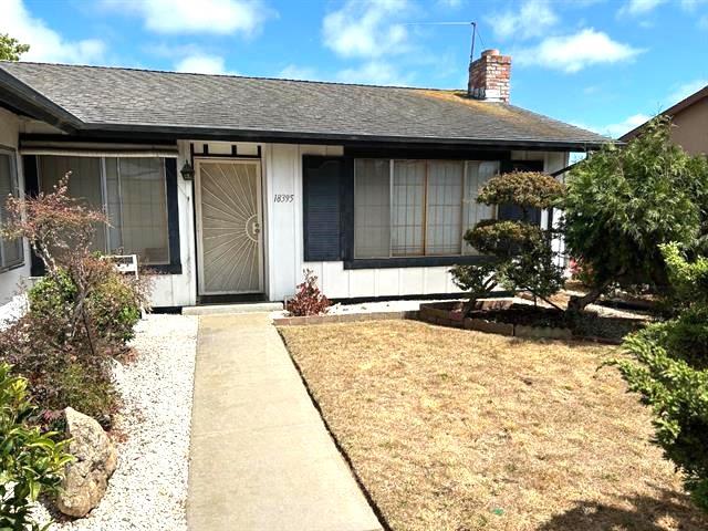 Detail Gallery Image 2 of 14 For 18395 Van Buren Ave, Salinas,  CA 93906 - 3 Beds | 2 Baths