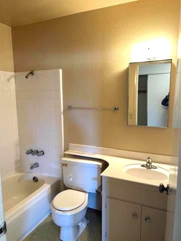 Detail Gallery Image 9 of 14 For 18395 Van Buren Ave, Salinas,  CA 93906 - 3 Beds | 2 Baths