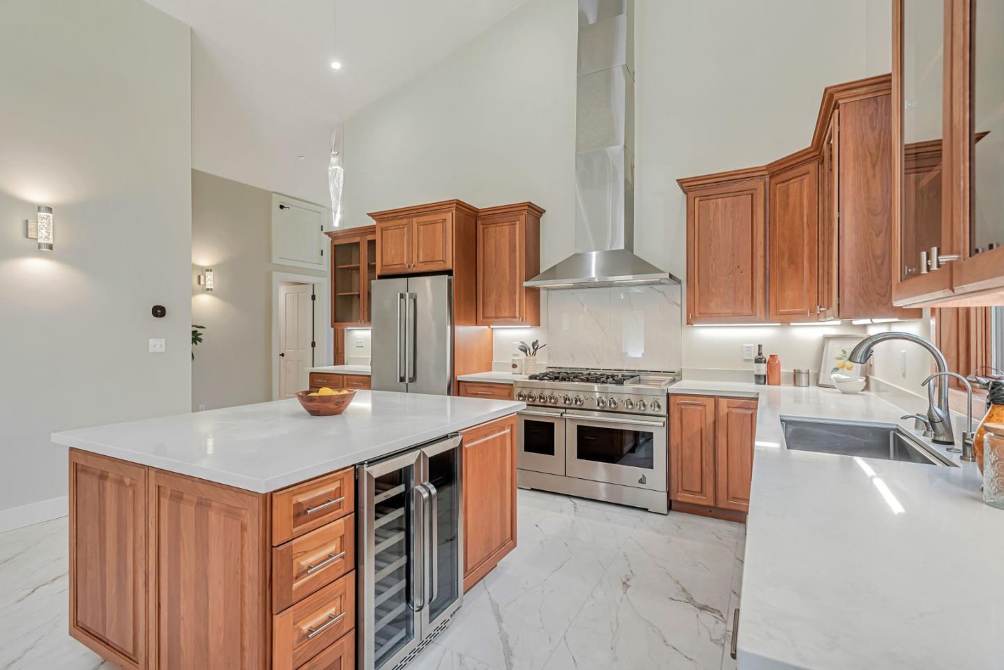 Detail Gallery Image 10 of 44 For 170 Winona Ave, Pacifica,  CA 94044 - 3 Beds | 2 Baths