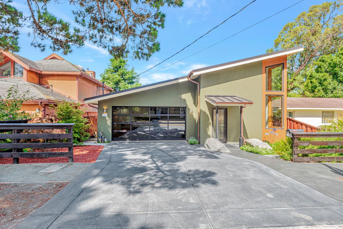 Detail Gallery Image 3 of 44 For 170 Winona Ave, Pacifica,  CA 94044 - 3 Beds | 2 Baths