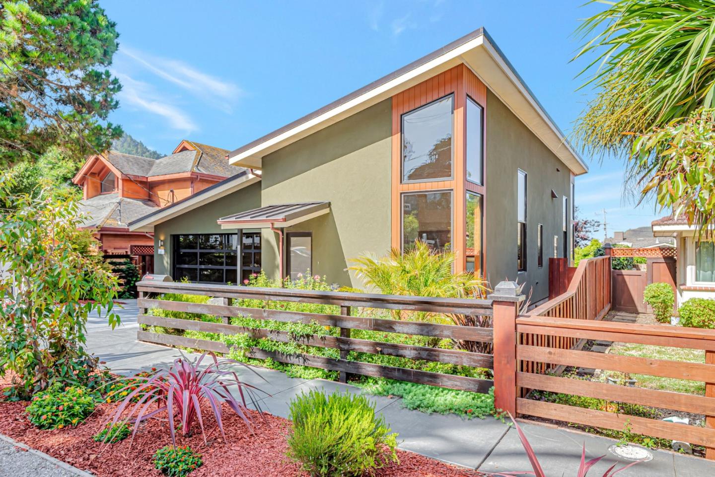 Detail Gallery Image 4 of 44 For 170 Winona Ave, Pacifica,  CA 94044 - 3 Beds | 2 Baths