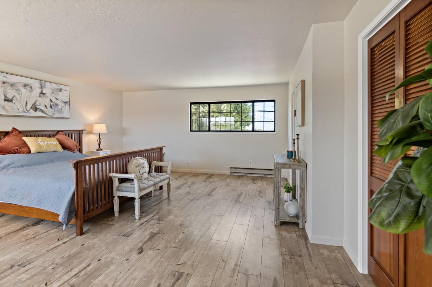Detail Gallery Image 12 of 19 For 710 Stanford Ave, Salinas,  CA 93901 - 4 Beds | 3 Baths