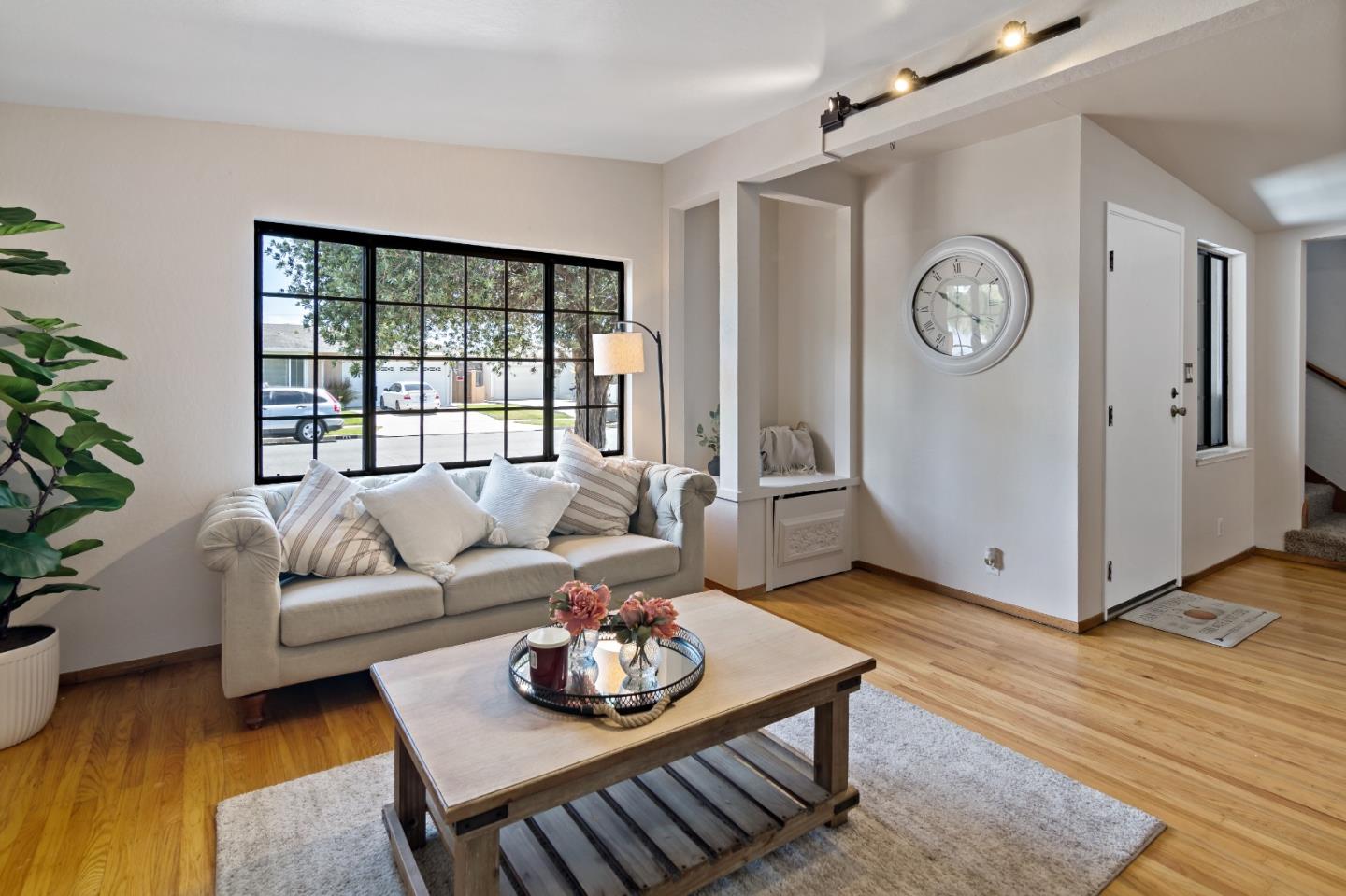 Detail Gallery Image 17 of 19 For 710 Stanford Ave, Salinas,  CA 93901 - 4 Beds | 3 Baths