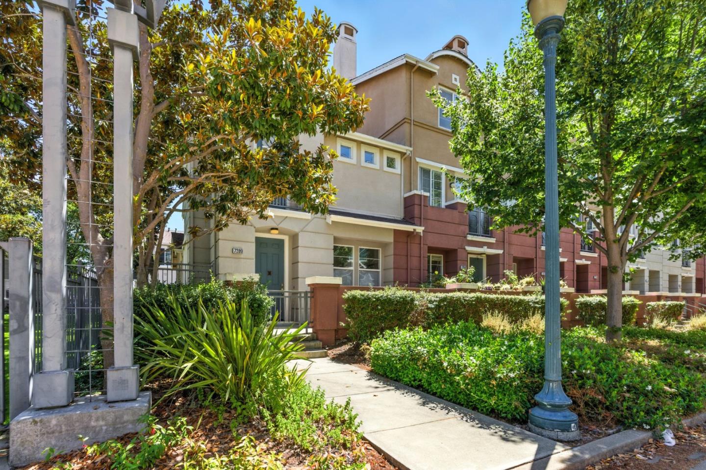 Detail Gallery Image 26 of 35 For 728 City Walk Pl #9,  Hayward,  CA 94541 - 3 Beds | 2/1 Baths