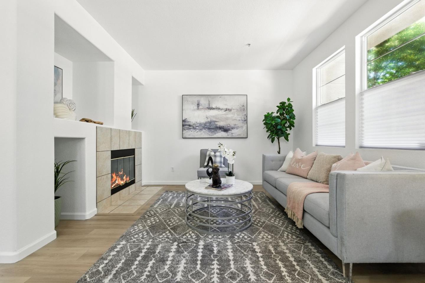 Detail Gallery Image 4 of 35 For 728 City Walk Pl #9,  Hayward,  CA 94541 - 3 Beds | 2/1 Baths