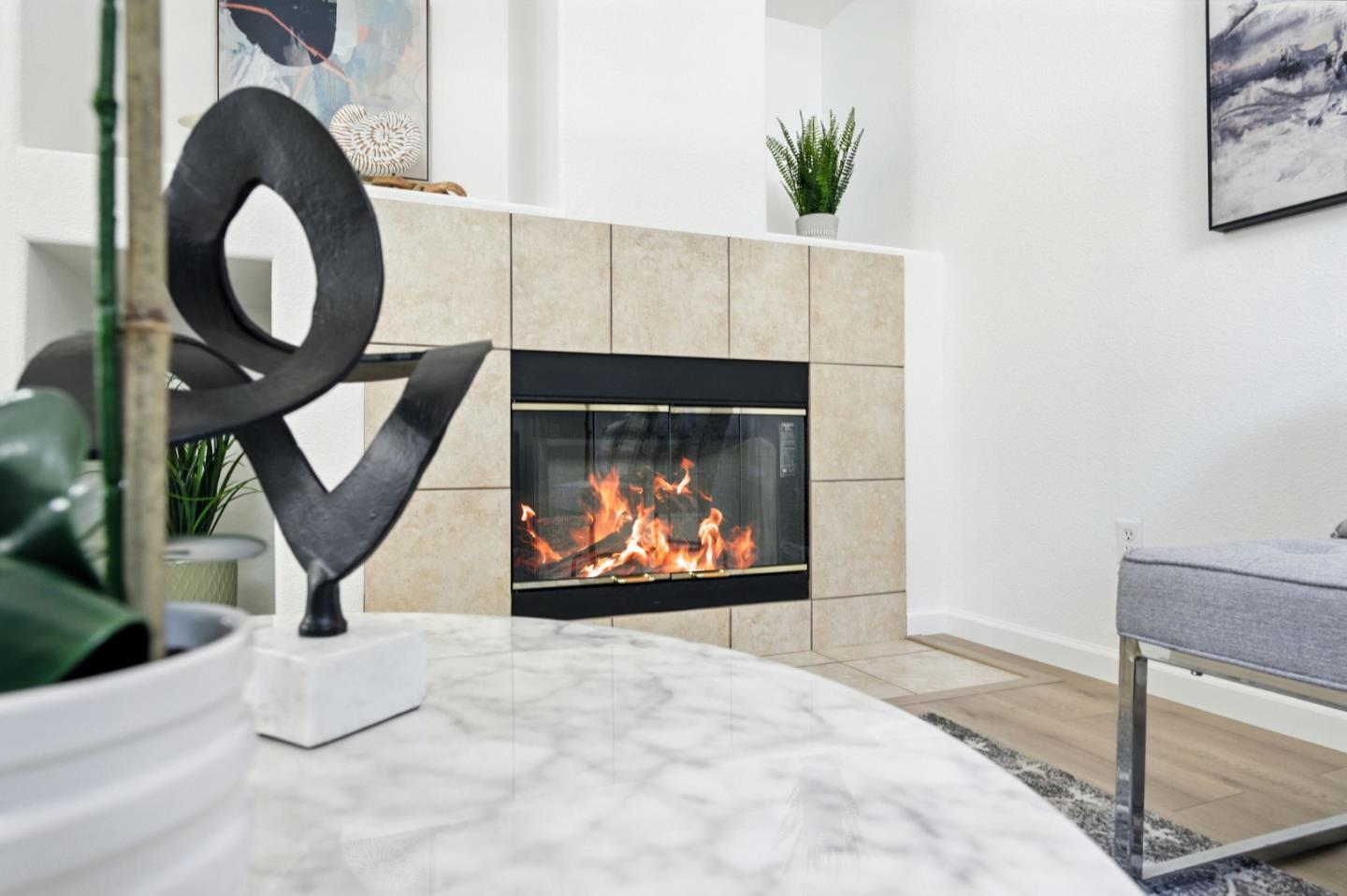 Detail Gallery Image 5 of 35 For 728 City Walk Pl #9,  Hayward,  CA 94541 - 3 Beds | 2/1 Baths