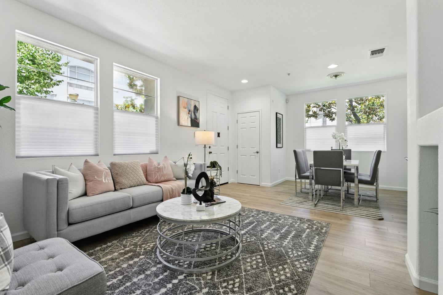 Detail Gallery Image 6 of 35 For 728 City Walk Pl #9,  Hayward,  CA 94541 - 3 Beds | 2/1 Baths