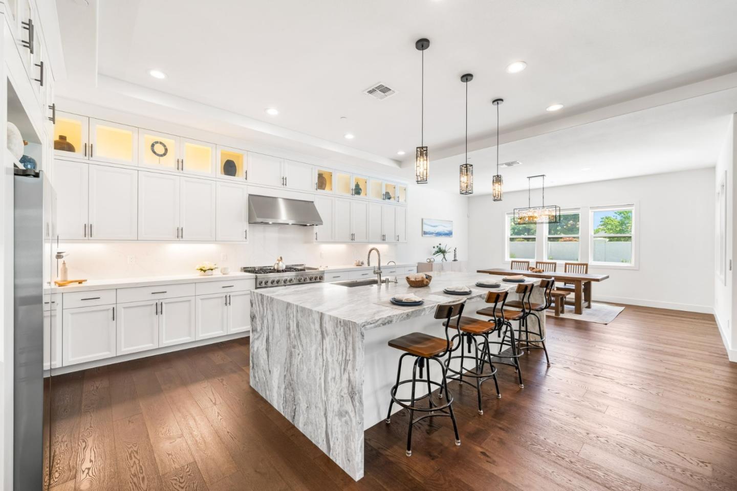 Detail Gallery Image 18 of 73 For 18312 Corte Simon, Morgan Hill,  CA 95037 - 4 Beds | 4/1 Baths