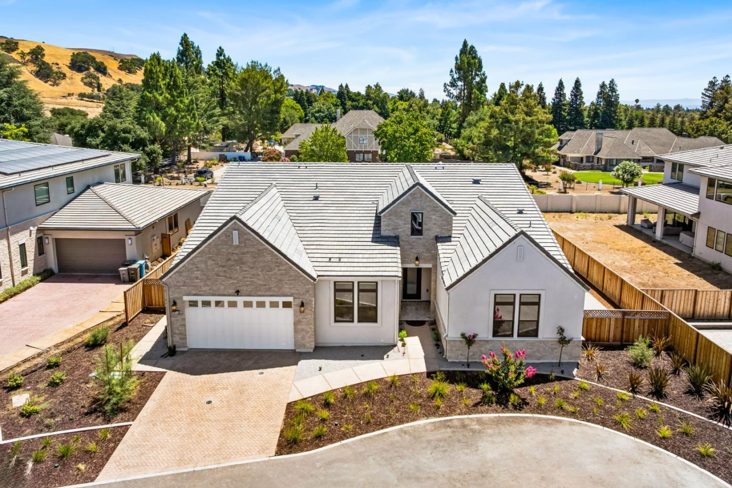 Detail Gallery Image 4 of 73 For 18312 Corte Simon, Morgan Hill,  CA 95037 - 4 Beds | 4/1 Baths