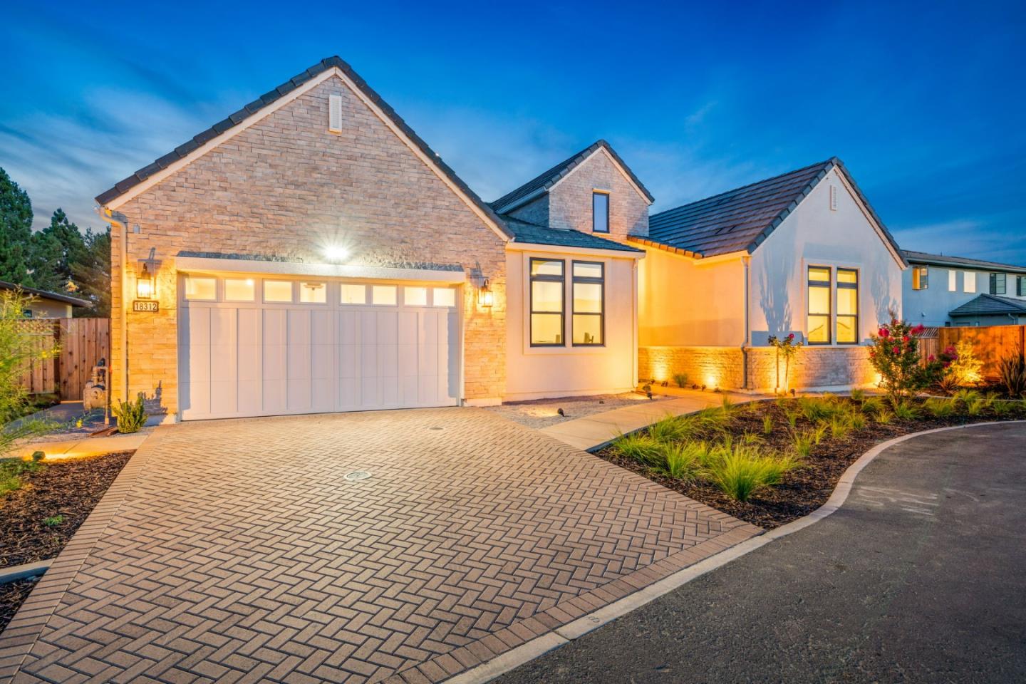Detail Gallery Image 8 of 73 For 18312 Corte Simon, Morgan Hill,  CA 95037 - 4 Beds | 4/1 Baths