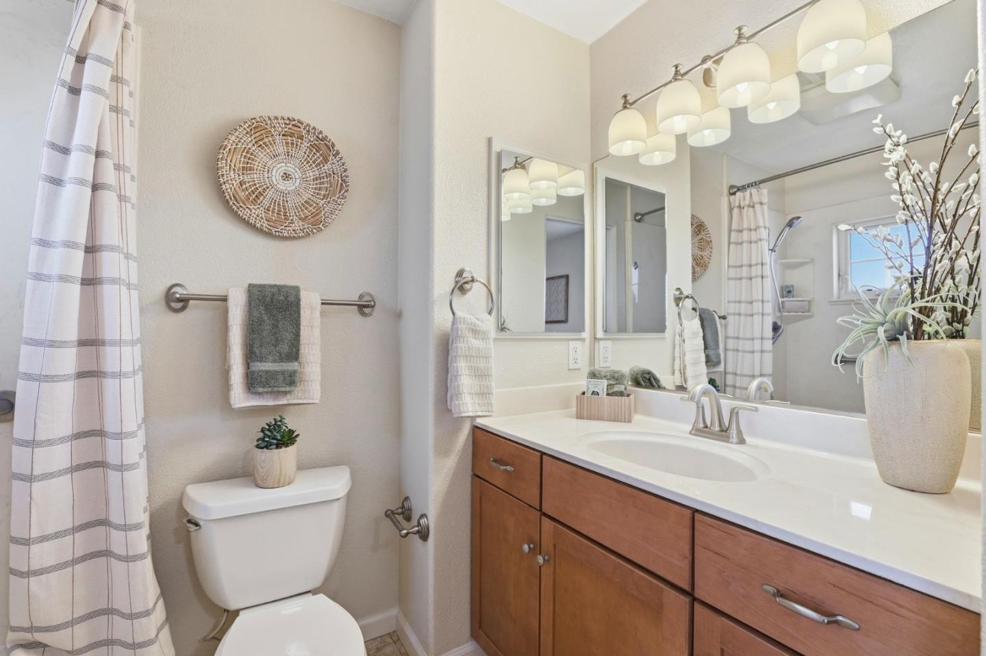 Detail Gallery Image 15 of 19 For 808 Lenzen Ave #107,  San Jose,  CA 95126 - 2 Beds | 2/1 Baths
