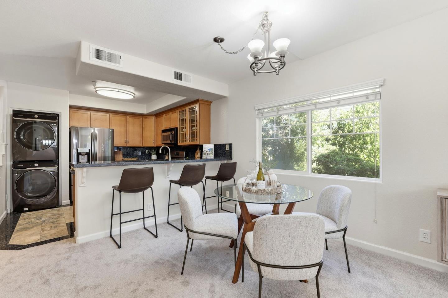 Detail Gallery Image 5 of 19 For 808 Lenzen Ave #107,  San Jose,  CA 95126 - 2 Beds | 2/1 Baths