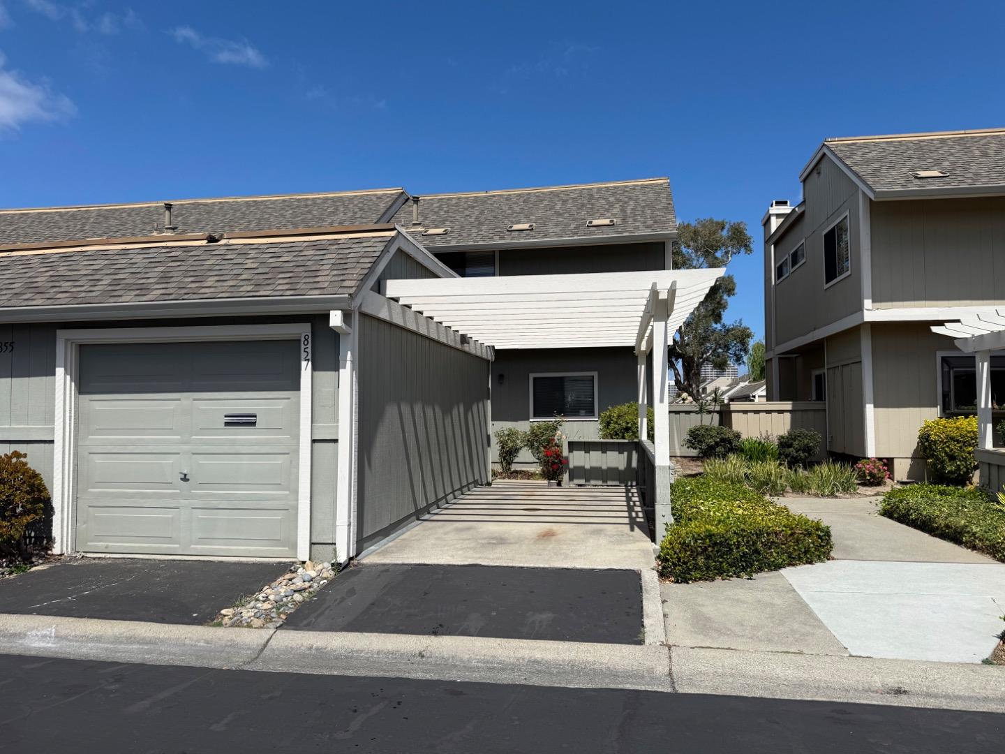 Detail Gallery Image 2 of 4 For 857 Lynx Ln, Foster City,  CA 94404 - 3 Beds | 2/1 Baths