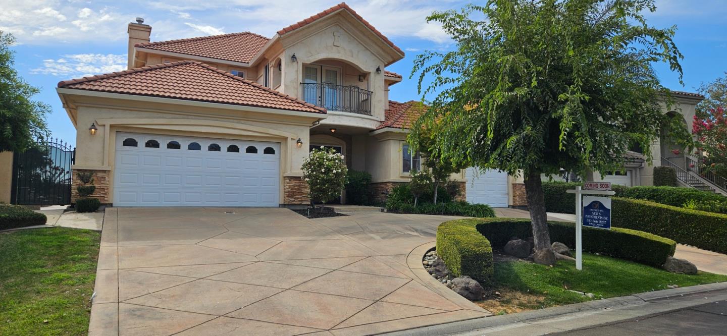 Detail Gallery Image 1 of 78 For 5752 Saint Andrews Dr, Stockton,  CA 95219 - 4 Beds | 4 Baths