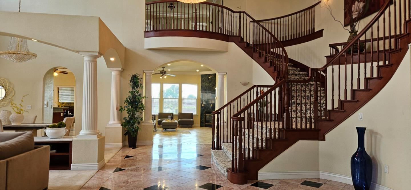 Detail Gallery Image 11 of 78 For 5752 Saint Andrews Dr, Stockton,  CA 95219 - 4 Beds | 4 Baths