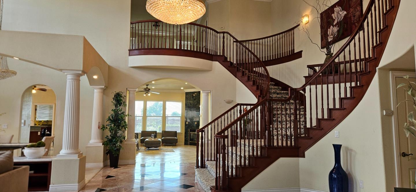 Detail Gallery Image 12 of 78 For 5752 Saint Andrews Dr, Stockton,  CA 95219 - 4 Beds | 4 Baths