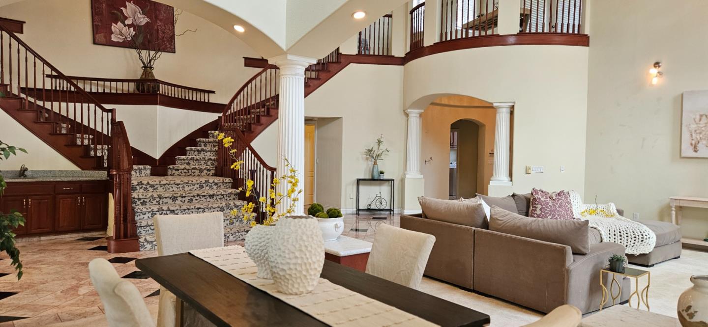 Detail Gallery Image 14 of 78 For 5752 Saint Andrews Dr, Stockton,  CA 95219 - 4 Beds | 4 Baths