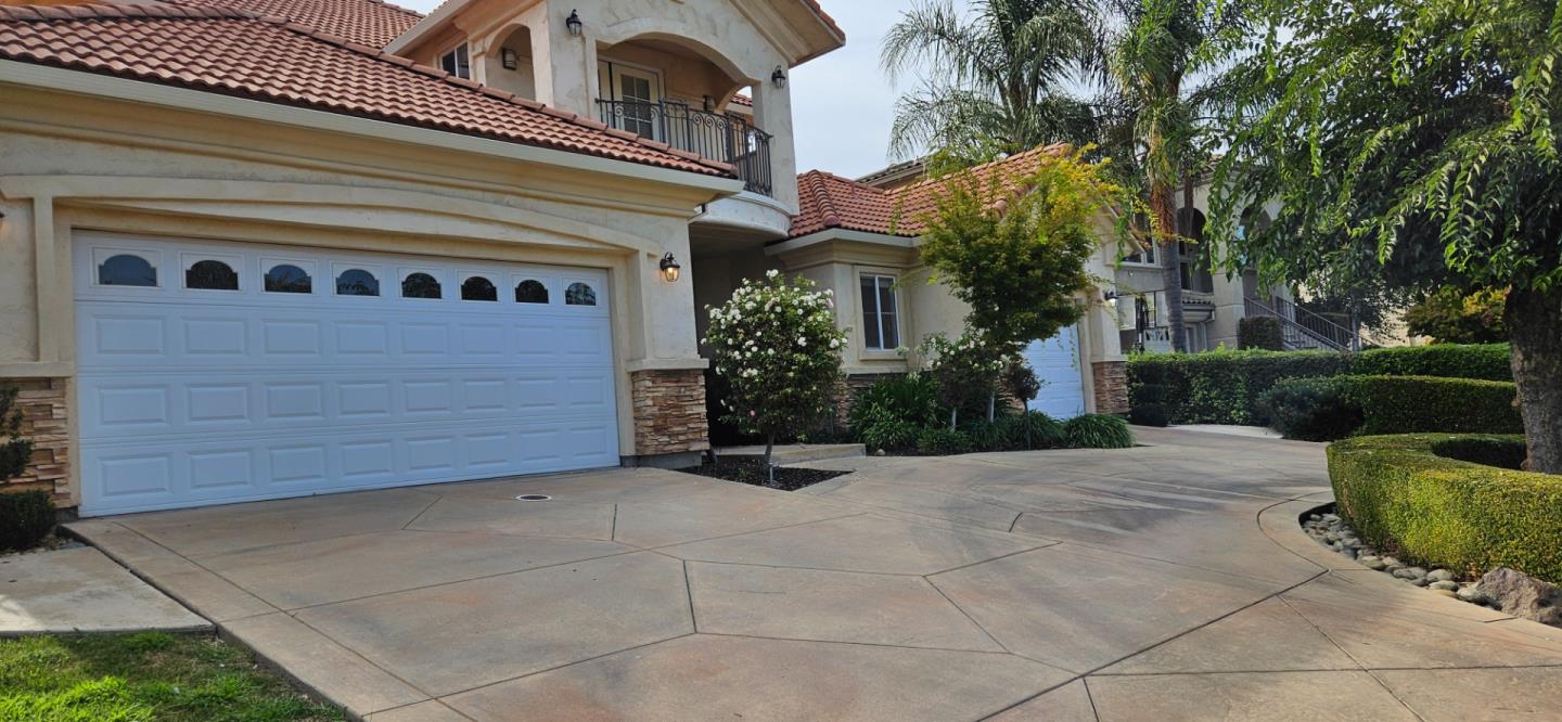 Detail Gallery Image 3 of 78 For 5752 Saint Andrews Dr, Stockton,  CA 95219 - 4 Beds | 4 Baths