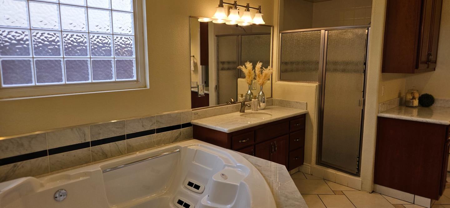 Detail Gallery Image 33 of 78 For 5752 Saint Andrews Dr, Stockton,  CA 95219 - 4 Beds | 4 Baths