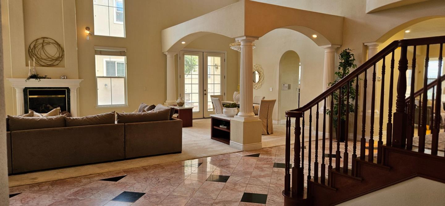 Detail Gallery Image 8 of 78 For 5752 Saint Andrews Dr, Stockton,  CA 95219 - 4 Beds | 4 Baths
