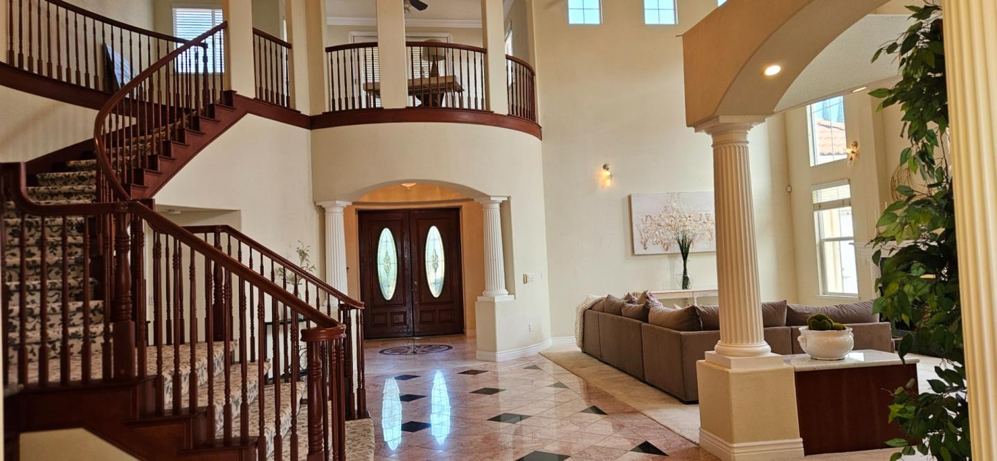 Detail Gallery Image 9 of 78 For 5752 Saint Andrews Dr, Stockton,  CA 95219 - 4 Beds | 4 Baths
