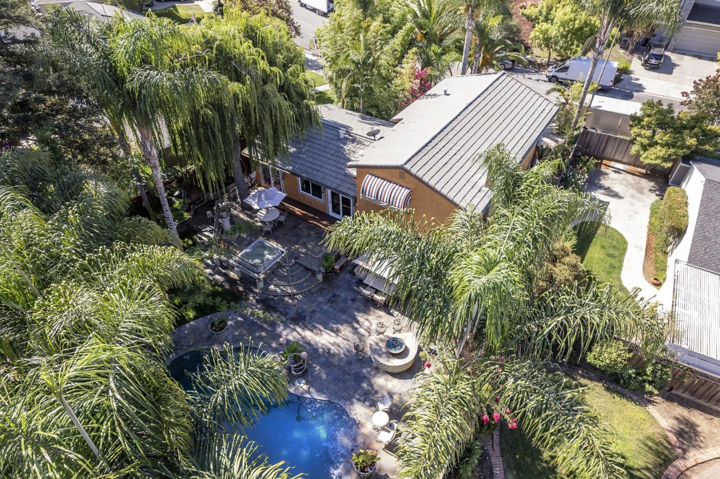 Detail Gallery Image 11 of 12 For 951 Foothill Dr, San Jose,  CA 95123 - 4 Beds | 2/1 Baths