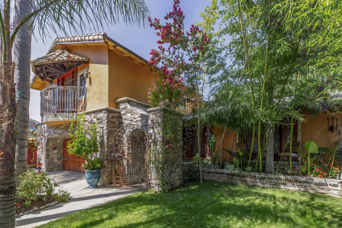 Detail Gallery Image 16 of 67 For 951 Foothill Dr, San Jose,  CA 95123 - 4 Beds | 2/1 Baths