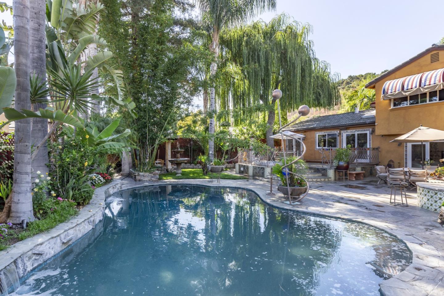 Detail Gallery Image 6 of 12 For 951 Foothill Dr, San Jose,  CA 95123 - 4 Beds | 2/1 Baths
