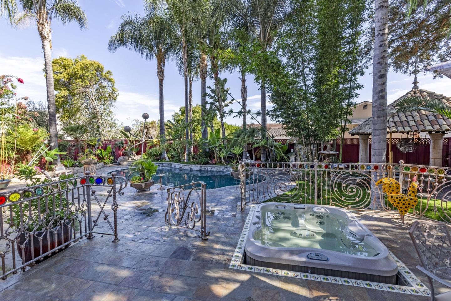 Detail Gallery Image 8 of 12 For 951 Foothill Dr, San Jose,  CA 95123 - 4 Beds | 2/1 Baths