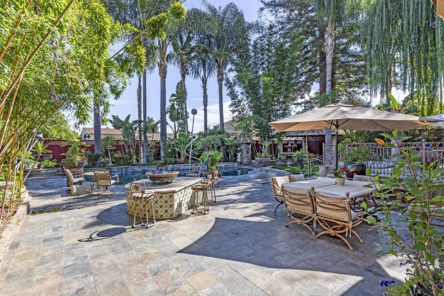 Detail Gallery Image 9 of 12 For 951 Foothill Dr, San Jose,  CA 95123 - 4 Beds | 2/1 Baths