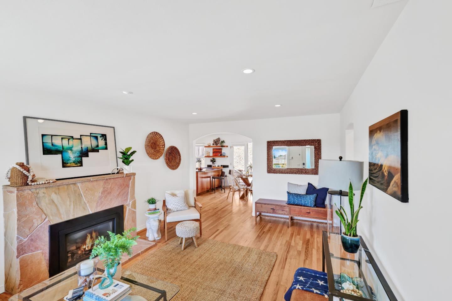 Detail Gallery Image 5 of 21 For 1612 Escalona Dr, Santa Cruz,  CA 95060 - 3 Beds | 1 Baths