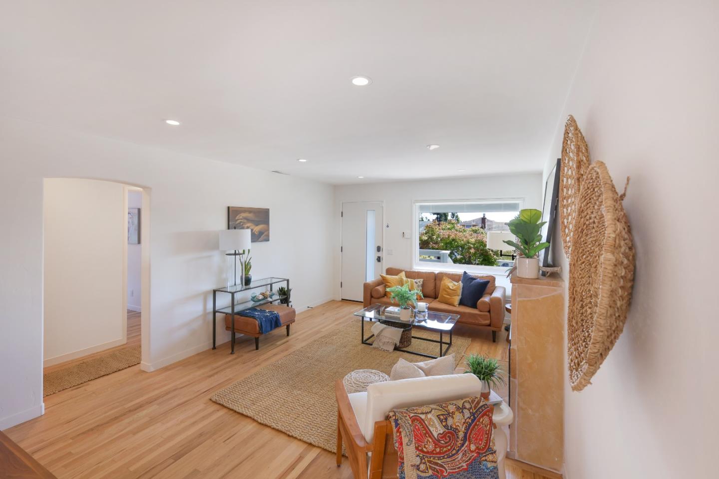Detail Gallery Image 6 of 21 For 1612 Escalona Dr, Santa Cruz,  CA 95060 - 3 Beds | 1 Baths