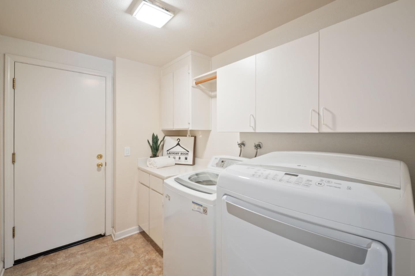 Detail Gallery Image 19 of 49 For 7704 Galloway Dr, San Jose,  CA 95135 - 2 Beds | 2 Baths