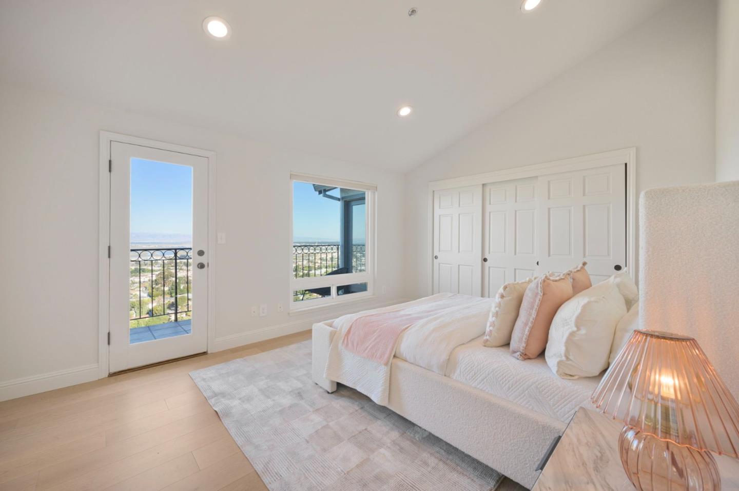 Detail Gallery Image 23 of 31 For 70 Ensenada Rd, San Carlos,  CA 94070 - 5 Beds | 4/1 Baths