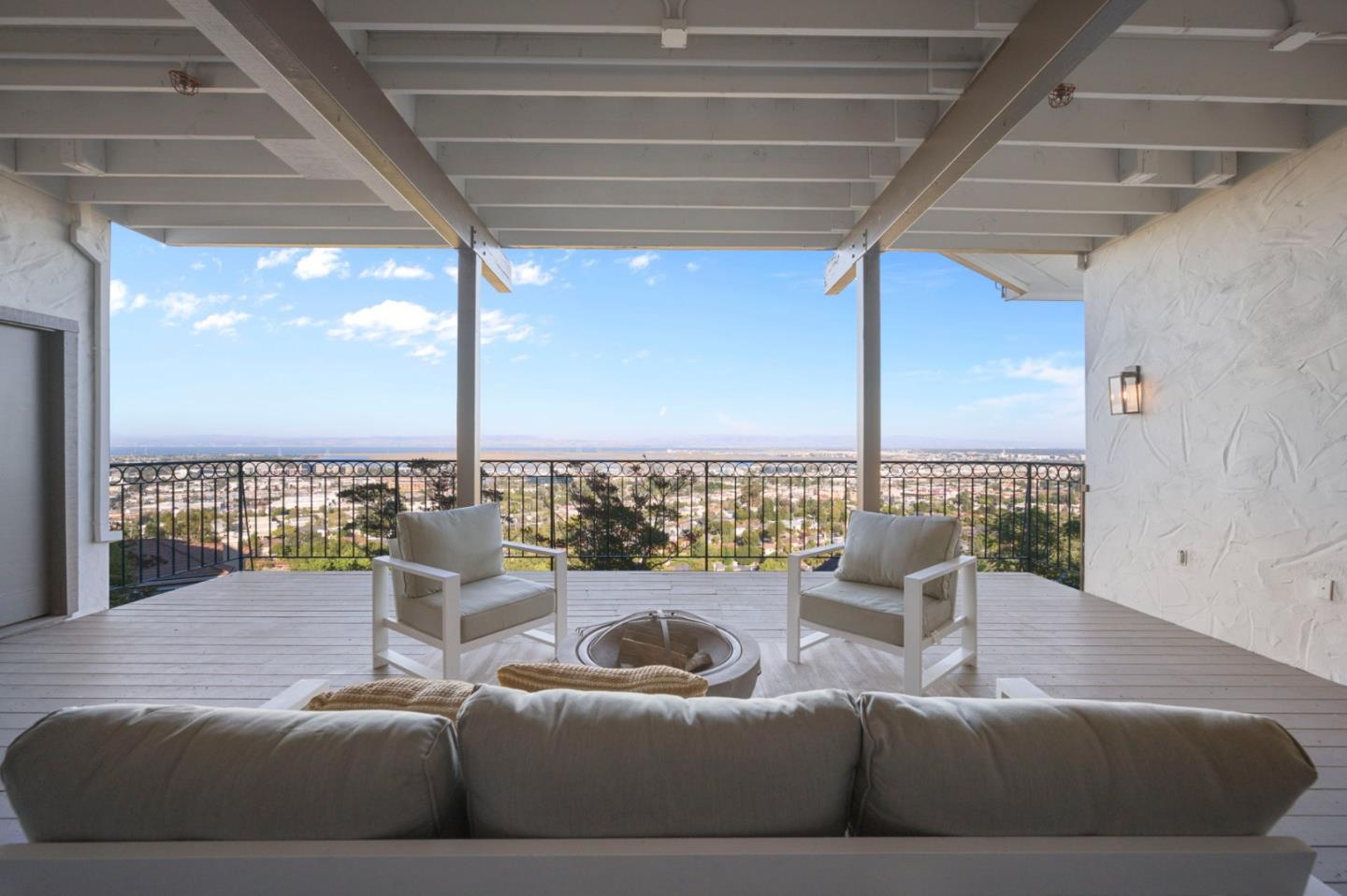Detail Gallery Image 27 of 31 For 70 Ensenada Rd, San Carlos,  CA 94070 - 5 Beds | 4/1 Baths