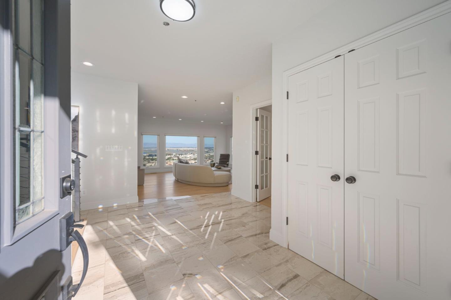 Detail Gallery Image 4 of 31 For 70 Ensenada Rd, San Carlos,  CA 94070 - 5 Beds | 4/1 Baths