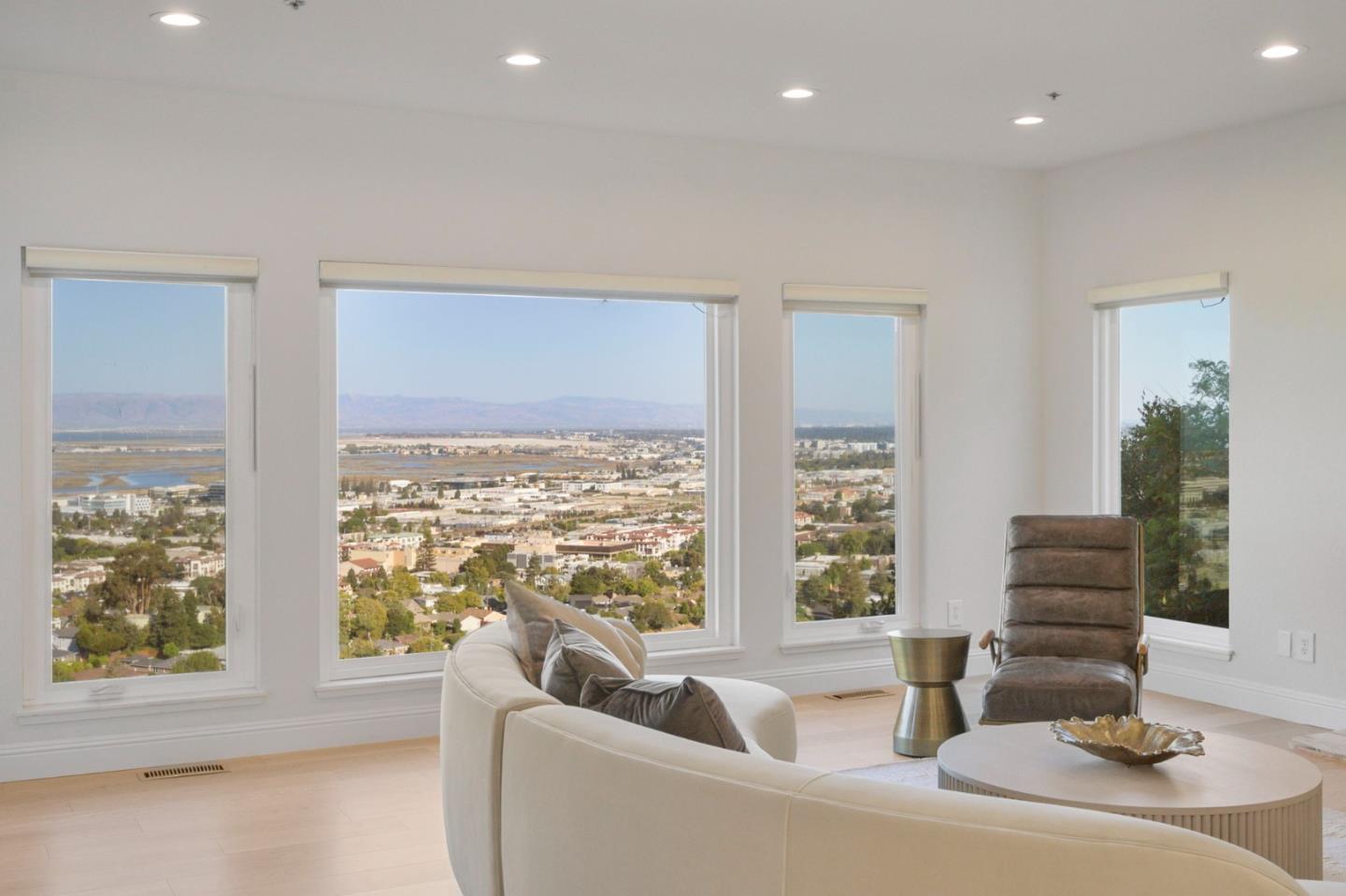 Detail Gallery Image 7 of 31 For 70 Ensenada Rd, San Carlos,  CA 94070 - 5 Beds | 4/1 Baths