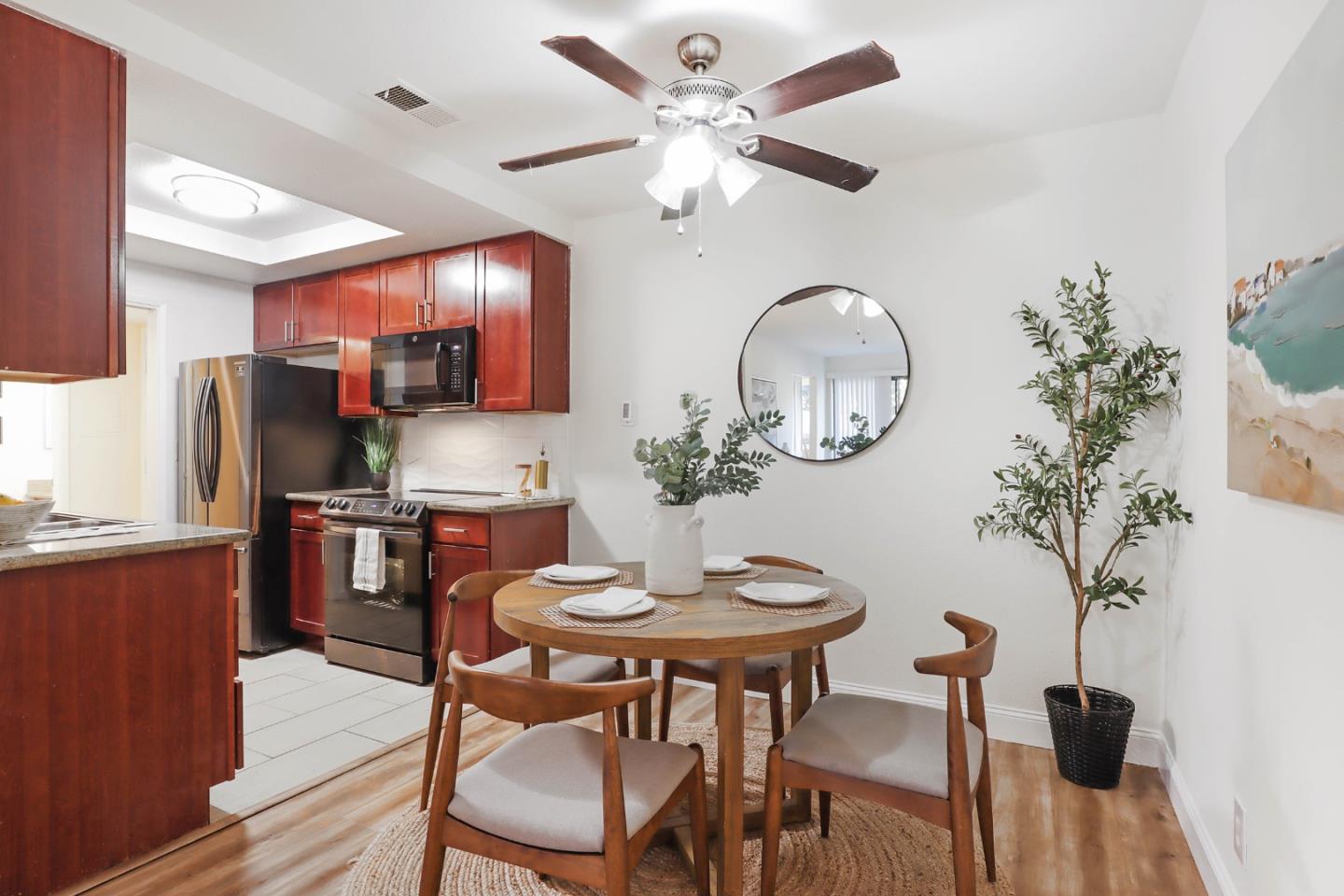 Detail Gallery Image 4 of 23 For 1318 B St #106,  Hayward,  CA 94541 - 2 Beds | 1 Baths