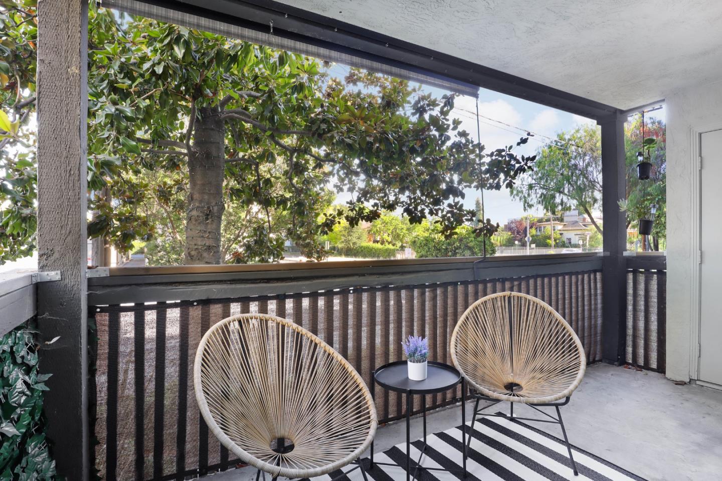 Detail Gallery Image 9 of 23 For 1318 B St #106,  Hayward,  CA 94541 - 2 Beds | 1 Baths