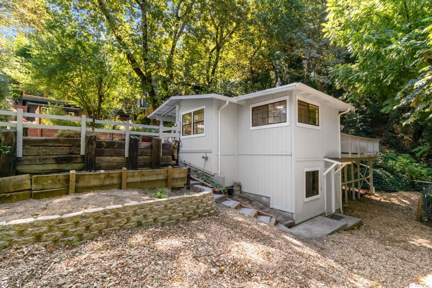 Detail Gallery Image 10 of 56 For 18122 Virginia Dr, Los Gatos,  CA 95033 - 2 Beds | 1 Baths