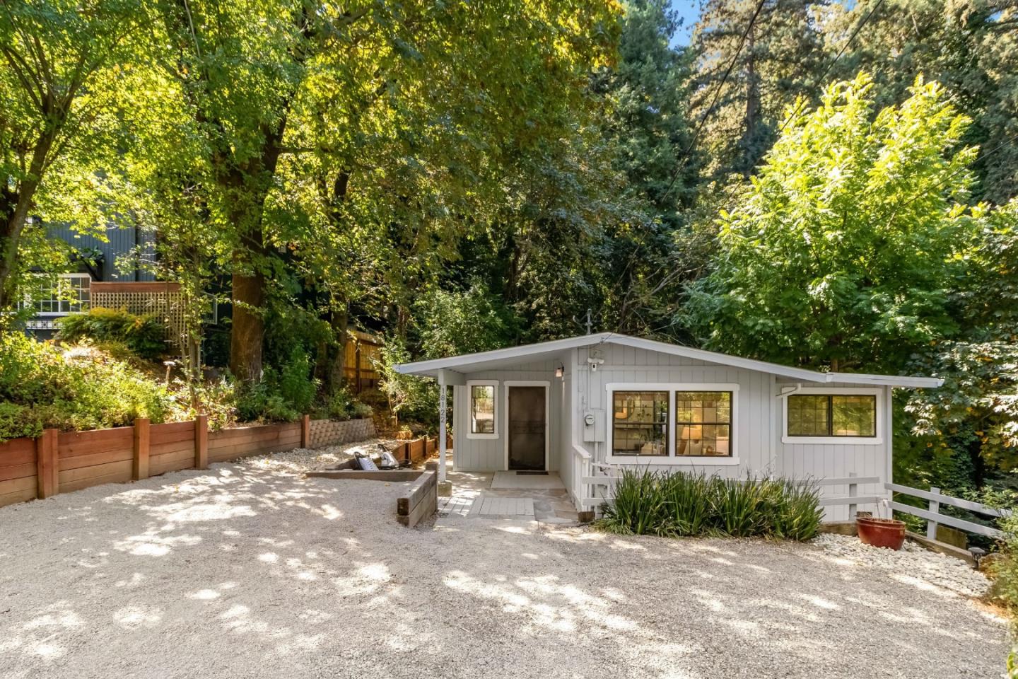 Detail Gallery Image 20 of 56 For 18122 Virginia Dr, Los Gatos,  CA 95033 - 2 Beds | 1 Baths