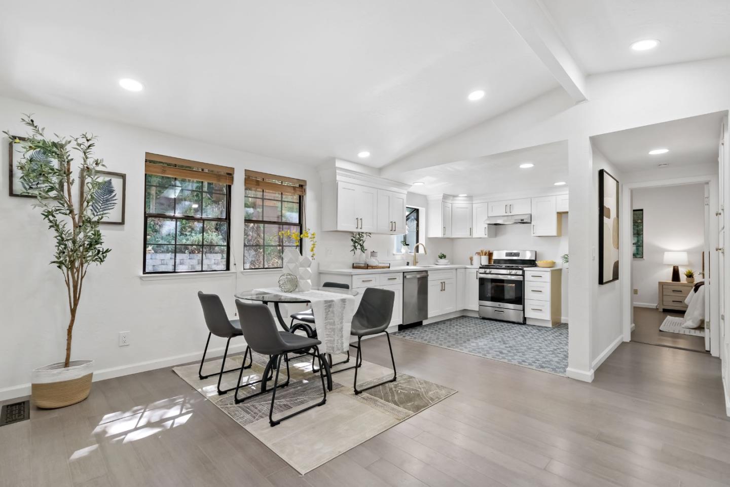 Detail Gallery Image 25 of 56 For 18122 Virginia Dr, Los Gatos,  CA 95033 - 2 Beds | 1 Baths