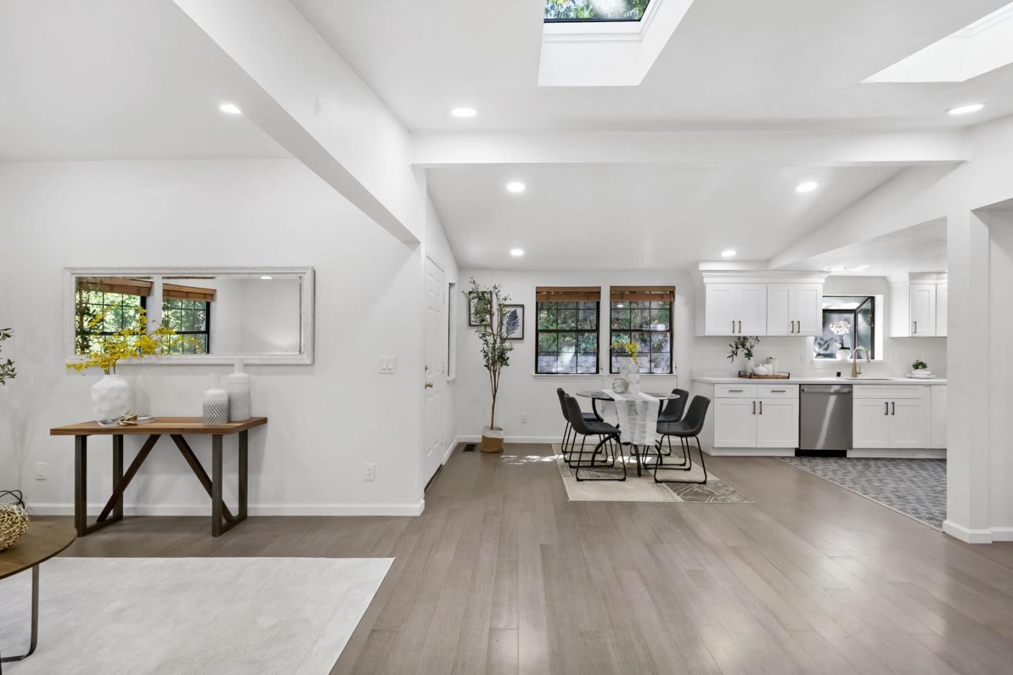 Detail Gallery Image 32 of 56 For 18122 Virginia Dr, Los Gatos,  CA 95033 - 2 Beds | 1 Baths